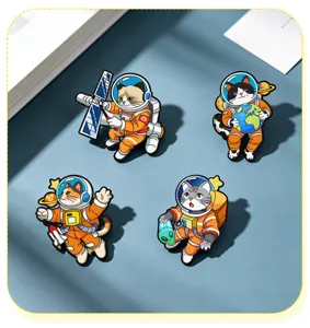 Set di spille smaltate gatto astronauta carino, badge in lega tema spaziale per vestiti.