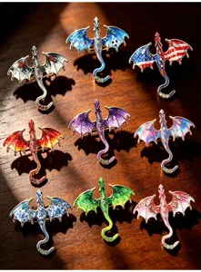 Exquisite Strass-Flugdrachen-Brosche Detail mit verschiedenen Farben und edlem Legierungsdesign.