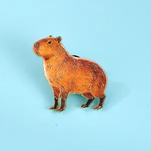 Simpatica Spilla in Smalto Capibara in Lega di Zinco Distintivo per Zaino Abbigliamento Accessorio Regalo Creativo per Studenti