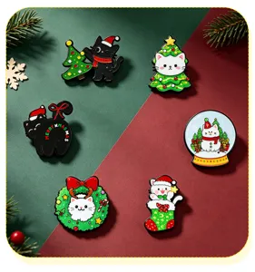 Set di spille smaltate gatto di Natale, simpatica spilla cartoon per zaino e cappotto.