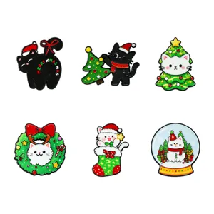 Set di spille smaltate gatto di Natale carino, badge in metallo per decorare zaino e cappotto.