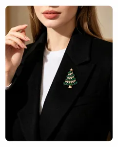Weihnachtsbaum Brosche für Damen Strass Kristall Feiertag Mode Reversnadel Kleidung Zubehör