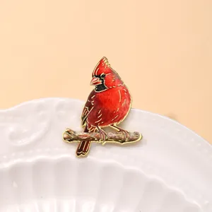 Original Emaille Bemalte Rotkardinal Vogel Brosche Legierung Metall Goldrand Abzeichen Kleidung Anstecknadel Modeschmuck Geschenk