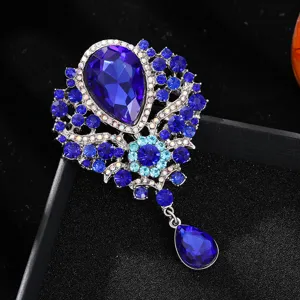 Elegante Kristall-Anhänger-Brosche mit funkelnden Strasssteinen, wunderschönes Damen-Accessoire.