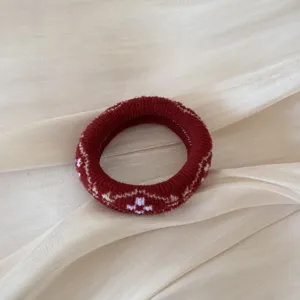 Coletero de punto rojo con patrón blanco, bonito accesorio de pelo de invierno para coleta.