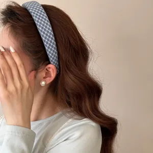 Chic blue plaid headband for women, sweet sponge hair hoop and stylish cute hair accessory.