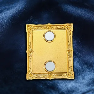 Vintage goldener verschnörkelter magnetischer Fotorahmen Kühlschrankmagnet, elegantes Metall.