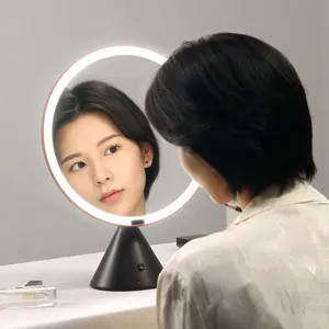 Specchio da trucco LED intelligente da scrivania con luce ad anello e controllo touch.