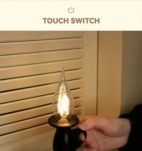 Dettaglio lampada da tavolo candela LED touch USB vintage, luce notturna per decorazioni.