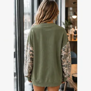 Women loose fleece sweatshirt with camouflage sleeves, casual autumn mock neck pullover top.