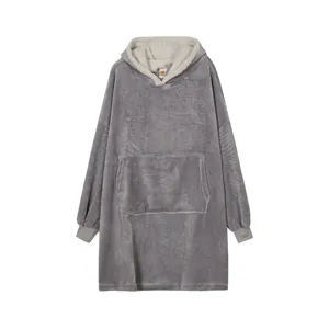 Sweat à capuche oversize gris en polaire sherpa douce avec grande poche avant.