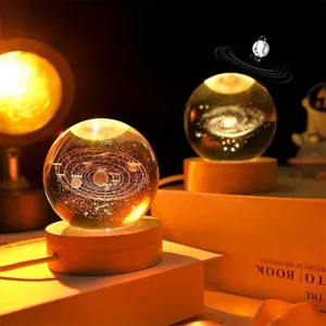 Sfera di cristallo luminosa incisa al laser 3D luce notturna ufficio desktop ornamento stellato