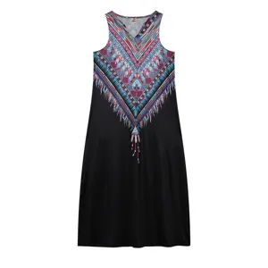 Robe longue sans manches col V avec un bel imprimé géométrique bohème vintage.