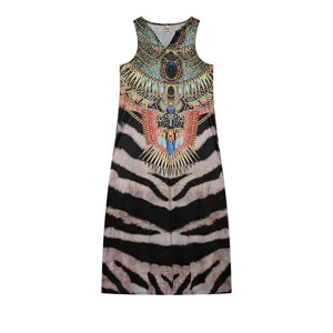 Robe longue sans manches col V avec imprimé col égyptien vintage et motif zébré chic.
