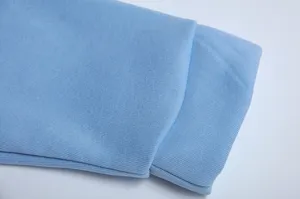 Damen lässige Streetwear Kapuzenpullover hellblaue Bündchen Detail Ansicht Baumwollstoff