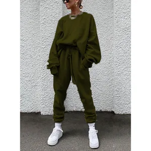 Solid color long sleeve sweatshirt and sweatpants casual tracksuit set for women.