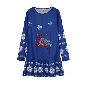 Blauwe lange mouw kerstjurk met rendier sneeuwvlok print en geplooide zoom details.