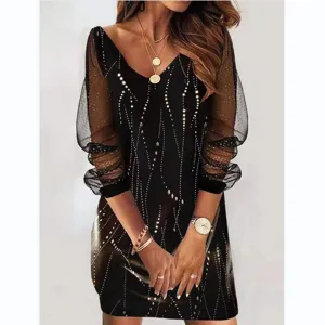 Vestido de mujer de malla transparente con lentejuelas, elegante traje de fiesta chic.