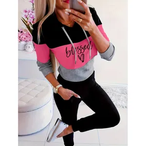 Ensemble de survêtement à capuche colorblock pour femme avec imprimé blessed, chic.
