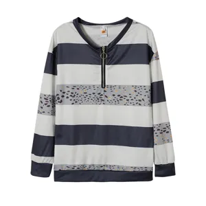 Lässiger gestreifter Damen Pullover mit V-Ausschnitt, langarm, Reißverschluss, lockere Passform.