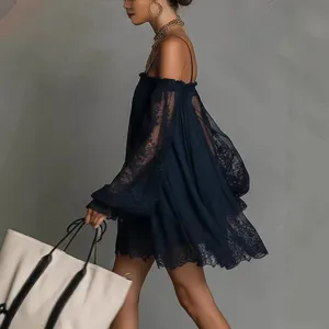 Vestido largo sexy de encaje transparente con manga larga y hombros descubiertos para mujer chic.