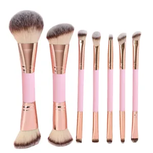 7-teiliges doppelseitiges Pinselset mit Foundation-, Blush- und Lidschattenpinseln.