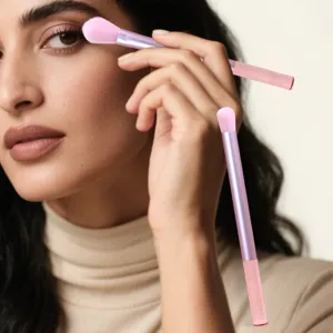 2-piece crystal handle makeup brush set with soft bristles for eyeshadow and contouring.
