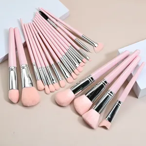 Professionelles 20-teiliges pinkes Pinsel-Set mit superweichen Borsten für perfektes Make-up.