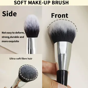 Weicher großer Puderpinsel mit ultrafeinen Fasern für makellose Gesichtskonturen und perfektes Make-up.