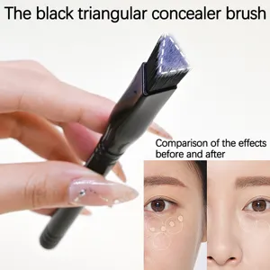 Μαύρο τριγωνικό πινέλο concealer για ακριβές μακιγιάζ ματιών και κάλυψη μαύρων κύκλων.
