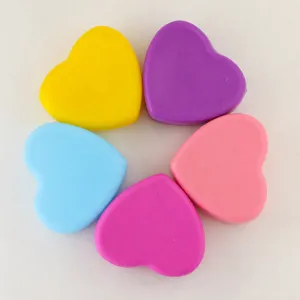 Silikon Herz Pinselreiniger Detailansicht, weiches Make-up Tool Reinigungspad, 5 Farben.