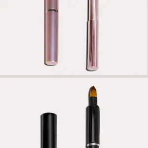 Gedetailleerd overzicht van de enkele lippenkwast, lippenstiftkwast en make-up tool.