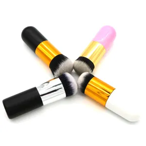 Kabuki make-up kwast voor foundation met zachte dichte haren voor een egale egalisatie.