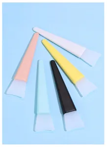 Kleurrijke siliconen gezichtsmasker borstelset, zachte cosmetische applicator voor huid.