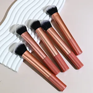 Juego de brochas de maquillaje profesionales con mango largo para base y colorete.