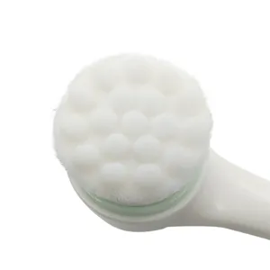 Brosse nettoyante pour le visage à poils doux pour un soin quotidien et un lavage délicat.