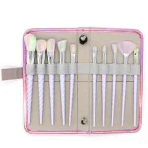 10-teiliges Einhorn Make-up Pinselset mit Pastellborsten und holografischer Rosetasche für den Alltag.