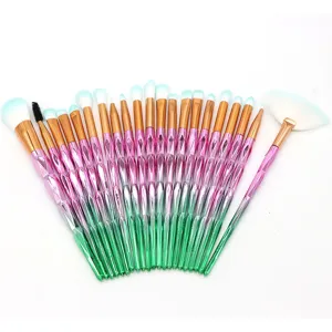 Detailed presentation of 20pcs professional makeup brush set featuring gradient diamond handles.