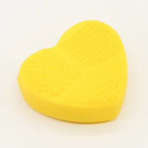 Silikon Make-up Pinselreiniger Pad Detailansicht, herzförmige Textur zur Tiefenreinigung.