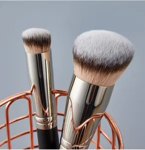 Professional Matte Black Wooden Handle Synthetic Fiber Makeup Brush Angled Concealer Foundation Face Cream Brush Tool Everyday Unisex