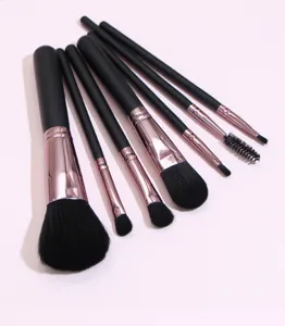 Detailed shot of the professional 7-piece makeup brush set featuring soft bristles and handles.