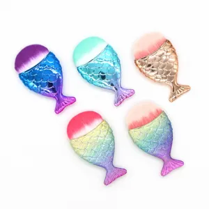 Gradient mermaid tail makeup brush set, portable foundation brush for smooth makeup application.