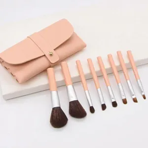 8-teiliges mini rosa make-up pinsel set mit tragbarem reiseetui fur tagliche anwendung.