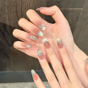 Faux Ongles à Presser Faits à la Main Dégradé Transparent Glace Français Œil de Chat Ornement en Strass Flocon de Neige pour Femmes
