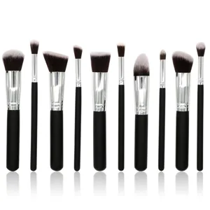 Ensemble professionnel de 10 pinceaux de maquillage avec poils doux pour un maquillage parfait.