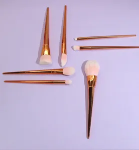 7 pieces makeup brush set with rose gold diamond handles and soft pink bristles for daily makeup.