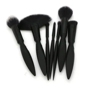 Professionelles 7-teiliges Make-up-Pinsel-Set in Schwarz mit ergonomischem Griff für präzises Schminken.