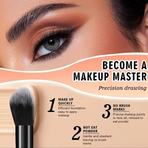 Brocha de maquillaje profesional para base con cerdas suaves y densas para un acabado impecable.