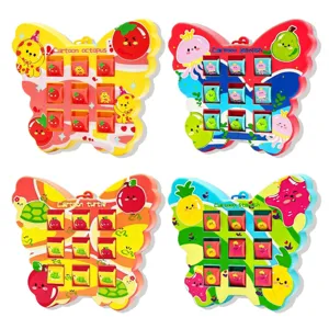Set di giochi tic-tac-toe a farfalla tascabile, simpatico portachiavi puzzle per bambini.