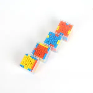 Cubo puzzle laberinto 3D mini juego de ingenio plastico transparente vista detallada